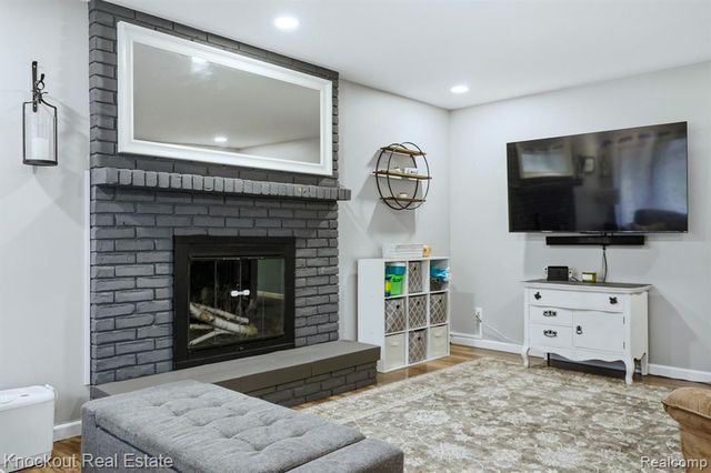 4256 Emerald Drive, Bridgeport, MI 48722