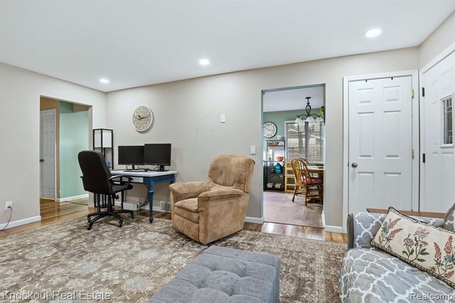 4256 Emerald Drive, Bridgeport, MI 48722