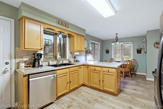 4256 Emerald Drive, Bridgeport, MI 48722