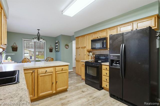 4256 Emerald Drive, Bridgeport, MI 48722