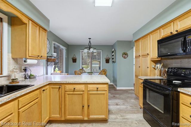 4256 Emerald Drive, Bridgeport, MI 48722