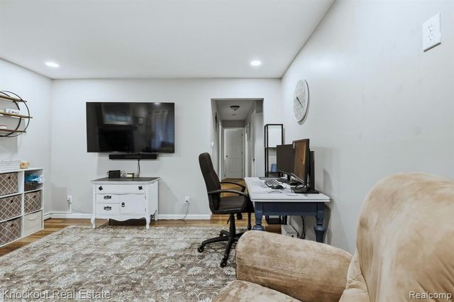 4256 Emerald Drive, Bridgeport, MI 48722