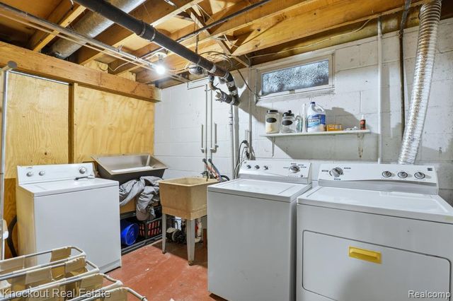 4256 Emerald Drive, Bridgeport, MI 48722