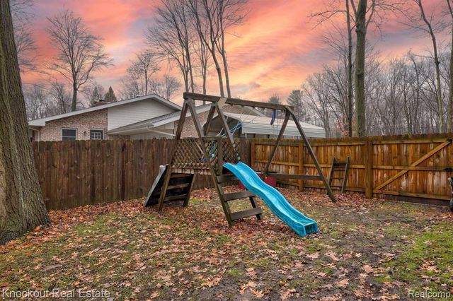 4256 Emerald Drive, Bridgeport, MI 48722