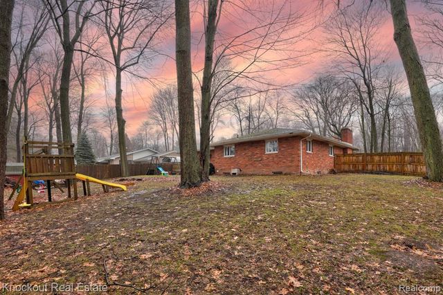 4256 Emerald Drive, Bridgeport, MI 48722