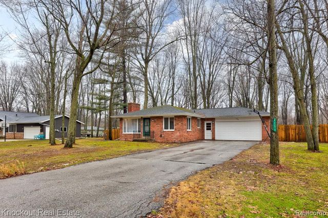 4256 Emerald Drive, Bridgeport, MI 48722