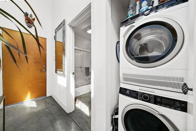 675 8th St 16, Oakland, CA 94607