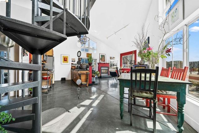 675 8th St 16, Oakland, CA 94607