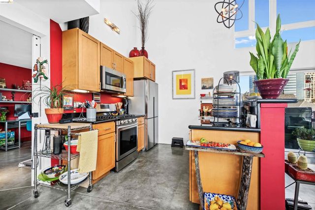 675 8th St 16, Oakland, CA 94607