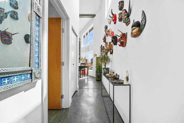 675 8th St 16, Oakland, CA 94607
