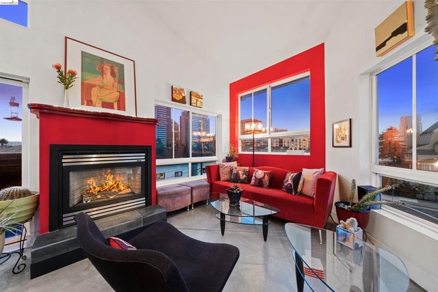 675 8th St 16, Oakland, CA 94607