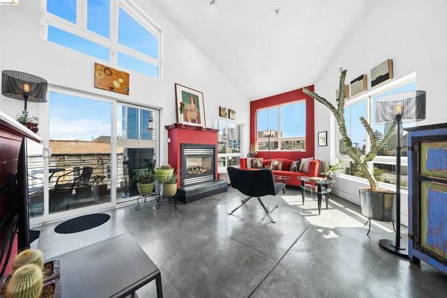675 8th St 16, Oakland, CA 94607