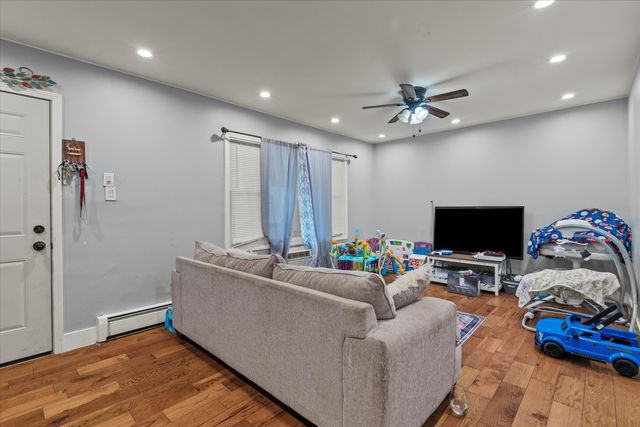 14501 Keystone Avenue 8, Midlothian, IL 60445