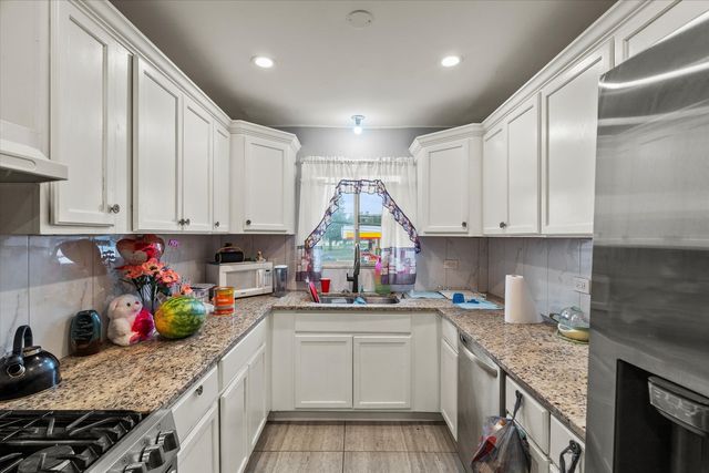14501 Keystone Avenue 8, Midlothian, IL 60445