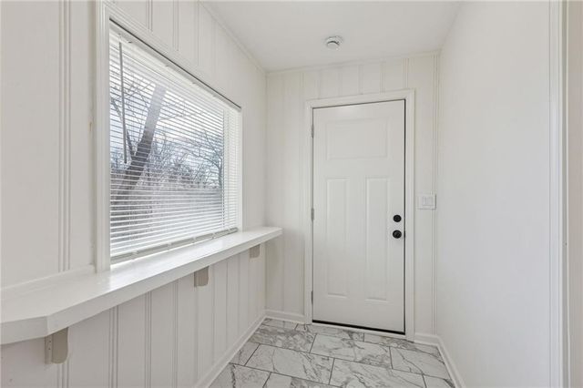 5304 NW Wagon Trail, Houston Lake, MO 64151