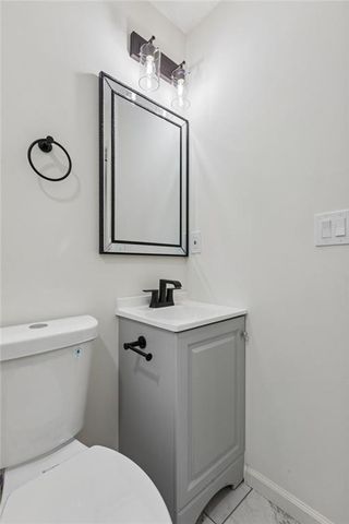 5304 NW Wagon Trail, Houston Lake, MO 64151