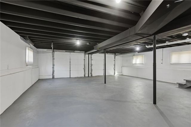 5304 NW Wagon Trail, Houston Lake, MO 64151