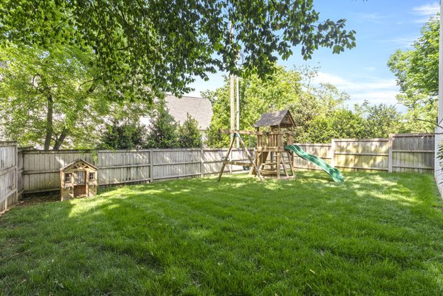 1900 Randolph Pl, Nashville, TN 37215