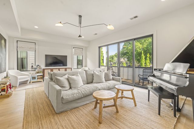 1900 Randolph Pl, Nashville, TN 37215