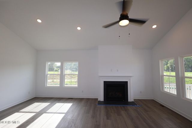 7747 Hank Drive, Holland, OH 43528