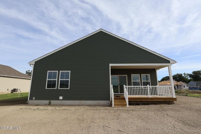 7747 Hank Drive, Holland, OH 43528