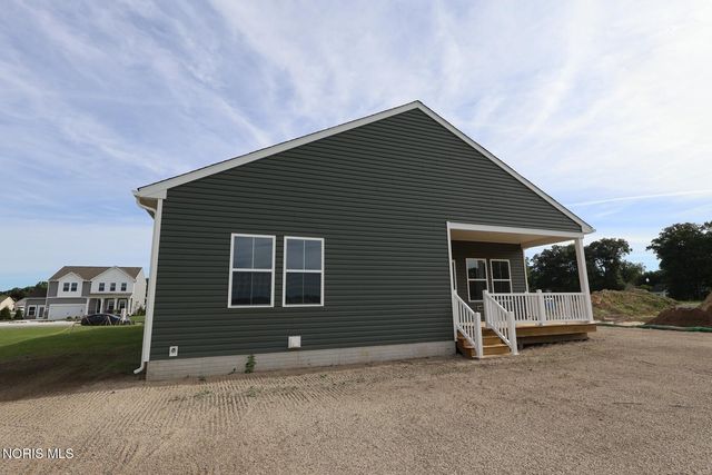 7747 Hank Drive, Holland, OH 43528