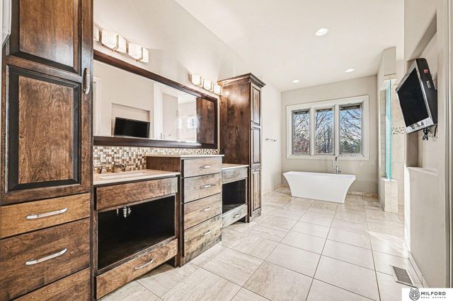 22106 Quail Circle, Elkhorn, NE 68022