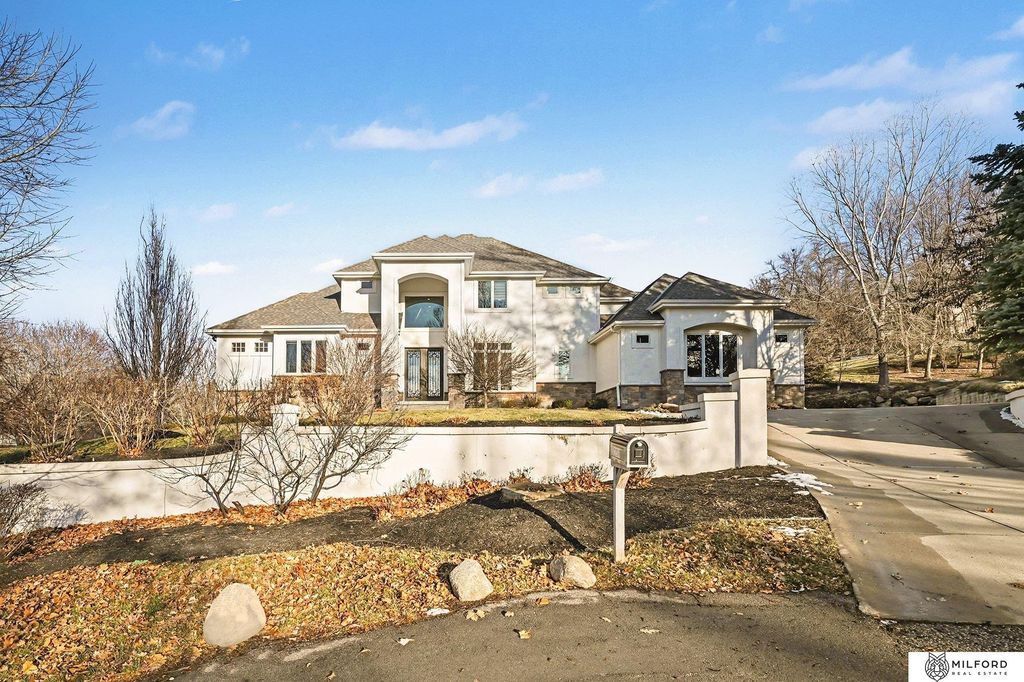 22106 Quail Circle, Elkhorn, NE 68022