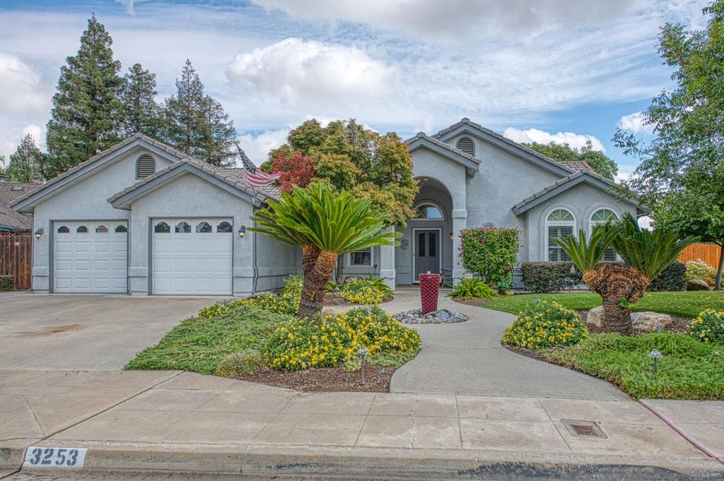 3253 Joshua Avenue, Clovis, CA 93611