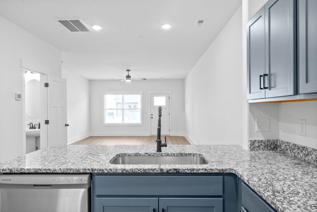 305 Front Ridge Cir, Clarksville, TN 37040