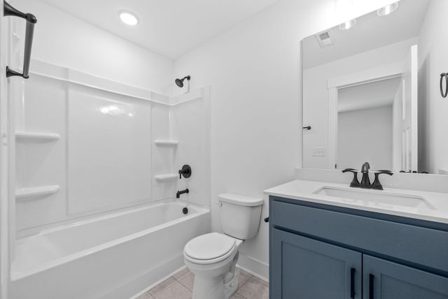 305 Front Ridge Cir, Clarksville, TN 37040