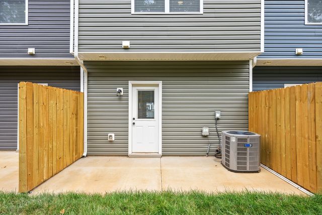 305 Front Ridge Cir, Clarksville, TN 37040
