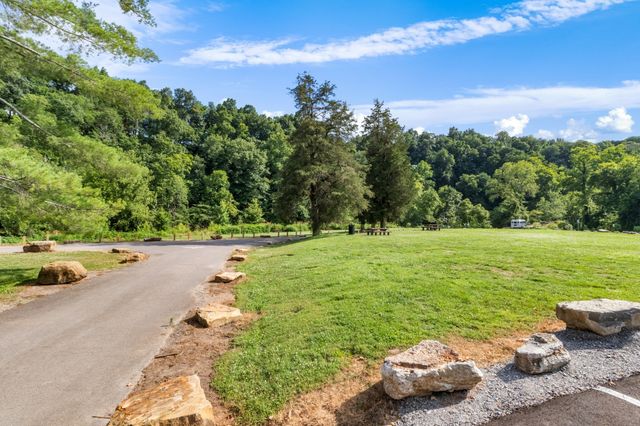 305 Front Ridge Cir, Clarksville, TN 37040