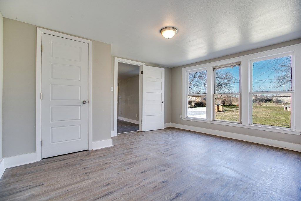 Image 15 of property listing at 918 Koberlin St, San Angelo, TX 76903