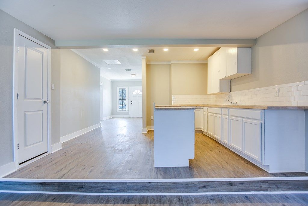 Image 9 of property listing at 918 Koberlin St, San Angelo, TX 76903