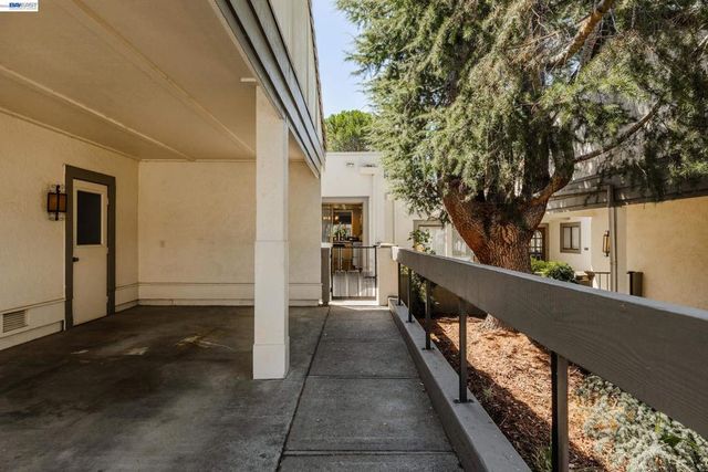 6139 Montgomery Pl, San Jose, CA 95135