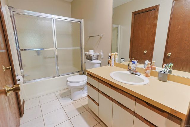 1712 Woodland Drive, Elkhart, IN 46514