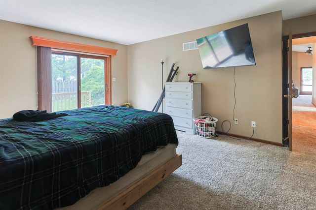 1712 Woodland Drive, Elkhart, IN 46514