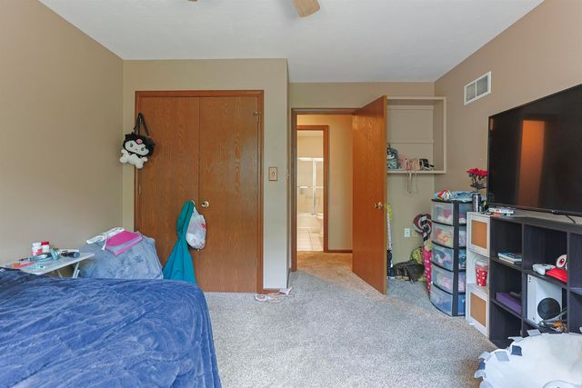 1712 Woodland Drive, Elkhart, IN 46514