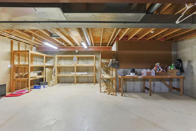 1712 Woodland Drive, Elkhart, IN 46514
