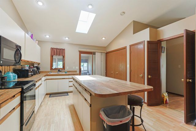 1712 Woodland Drive, Elkhart, IN 46514