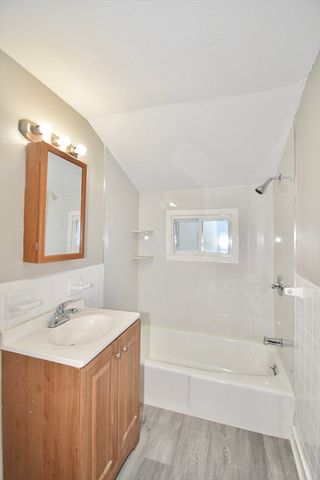 64-66 E Bay Path Ter, Springfield, MA 01109