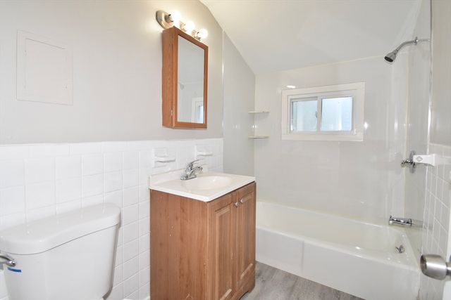64-66 E Bay Path Ter, Springfield, MA 01109