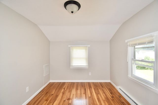 64-66 E Bay Path Ter, Springfield, MA 01109