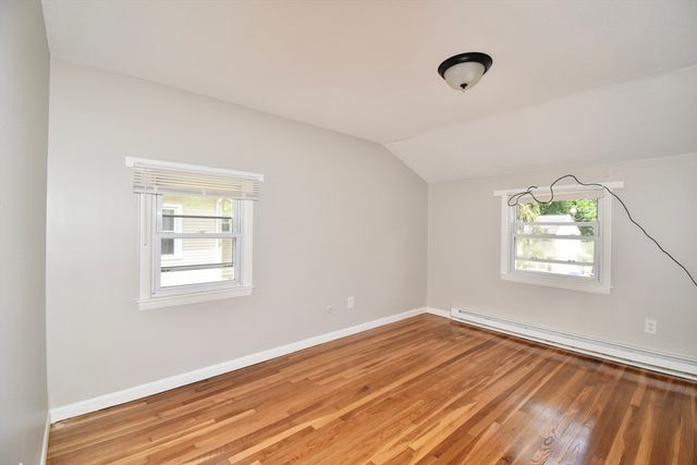64-66 E Bay Path Ter, Springfield, MA 01109