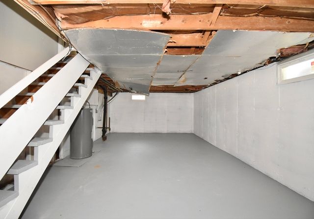 64-66 E Bay Path Ter, Springfield, MA 01109