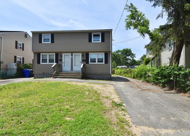 64-66 E Bay Path Ter, Springfield, MA 01109