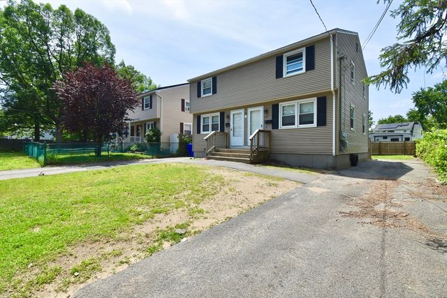 64-66 E Bay Path Ter, Springfield, MA 01109