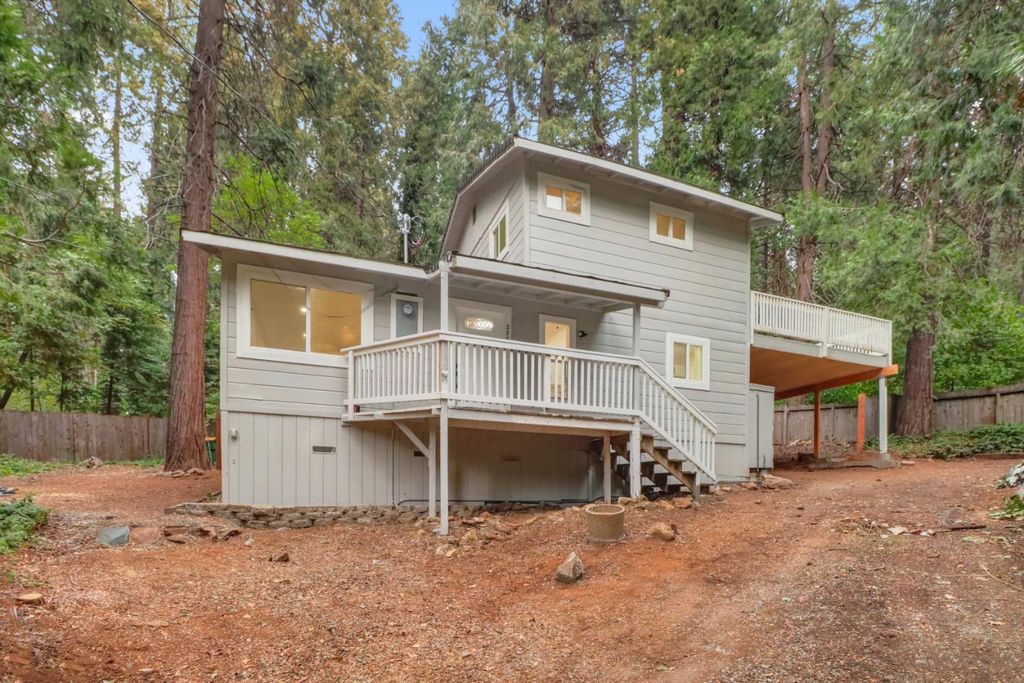 2869 Laurel Dr, Pollock Pines, CA 95726