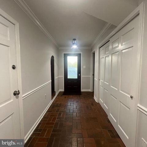 315 N MAPLE AVE, Falls Church, VA 22046